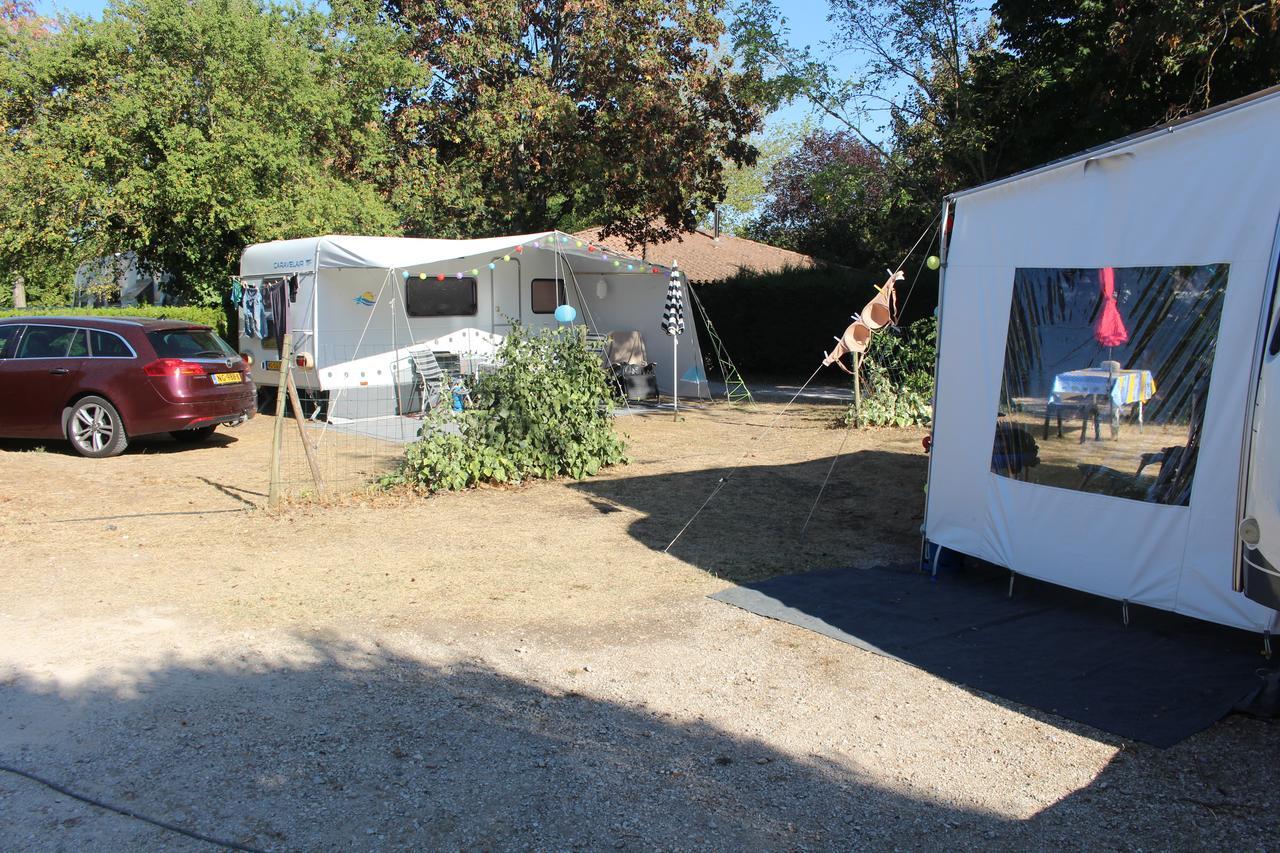 Camping Forcalquier Les Routes De Provence Hotel Exterior photo